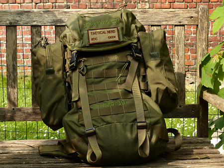 Poches MOLLE Savotta Vertical Pocket M sur sac à dos Karrimor SF Predator 30