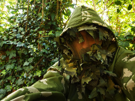 cagoule ghillie (plan rapproché)